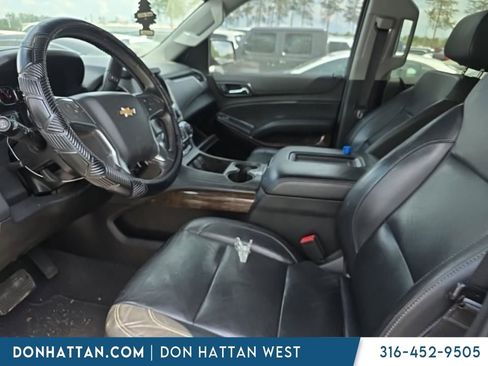 Used 2020 Chevrolet Suburban LT image 2