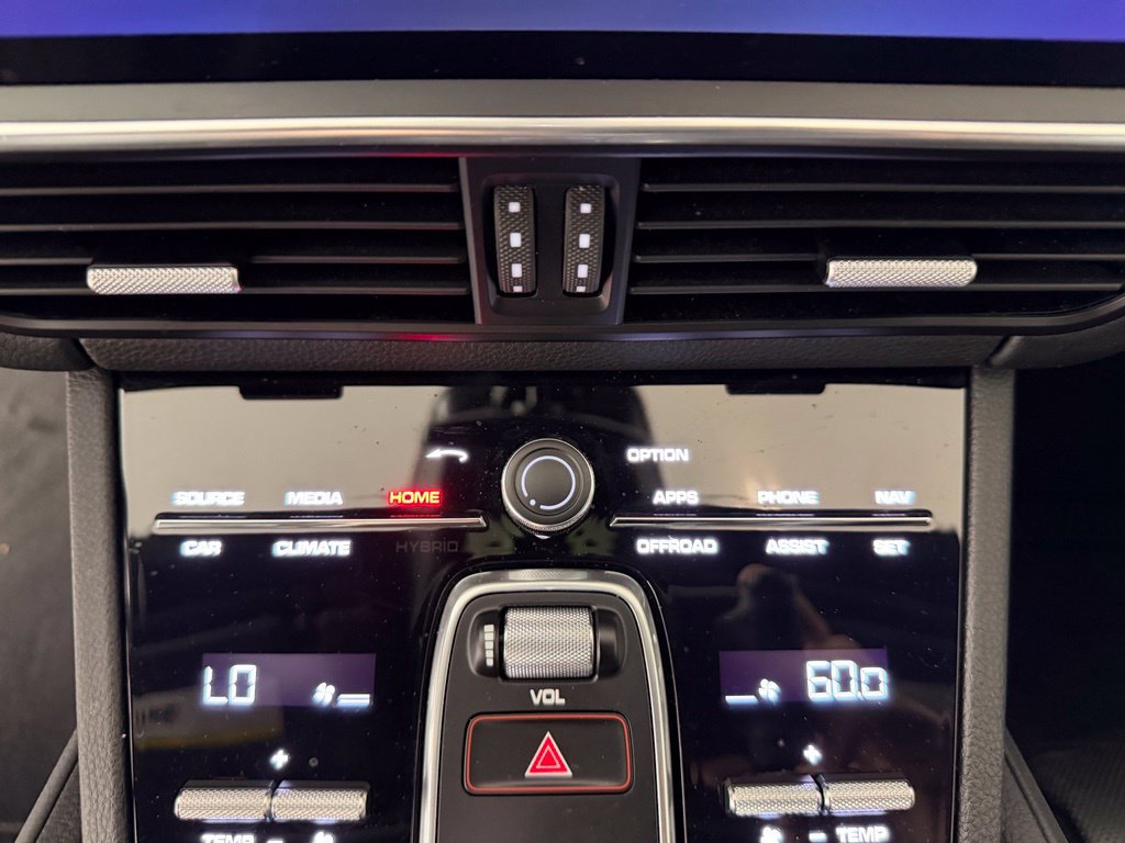 Certified 2022 Porsche Cayenne E-Hybrid AWD/4WD image 36