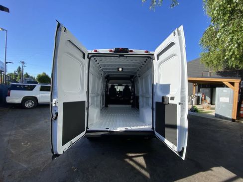Used 2026 RAM ProMaster 2500 w/ Convenience Group FWD image 28