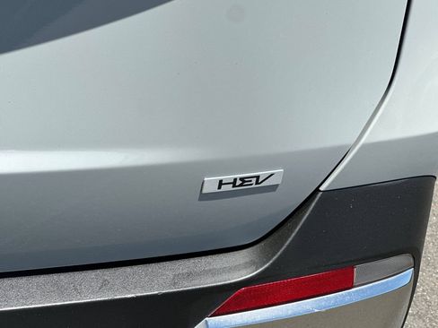 Certified 2025 Kia Carnival SX FWD image 33