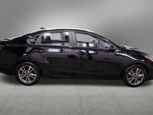Used 2023 Kia Forte LXS w/ LXS Technology Package image 6