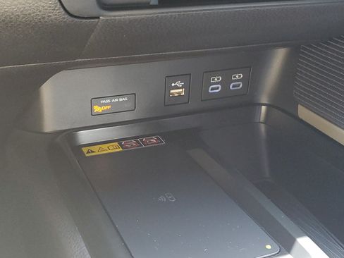 Used 2026 Toyota Camry SE FWD image 32