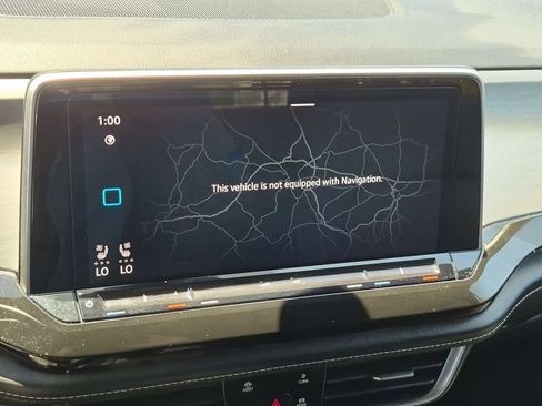 Used 2025 Volkswagen Atlas Cross Sport SE FWD image 17