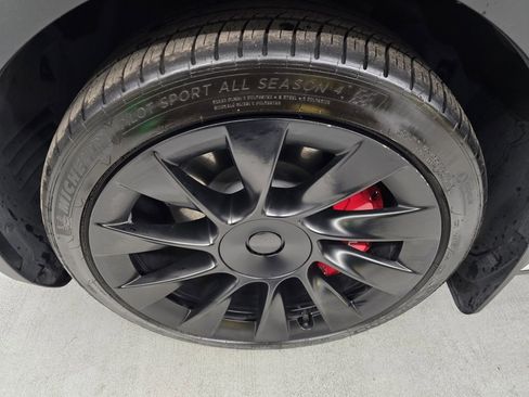 Used 2023 Tesla Model Y Long Range image 9