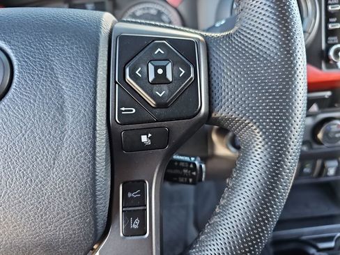 Used 2020 Toyota Tacoma TRD Off-Road w/ TRD Premium Off Road Package AWD/4WD image 12