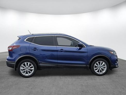 Used 2022 Nissan Rogue Sport SV FWD image 3