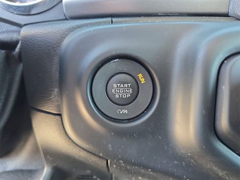 Used 2021 Jeep Wrangler Sport image 22