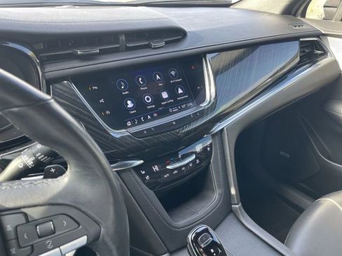 Used 2021 Cadillac XT6 Premium Luxury image 22
