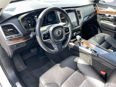 Used 2019 Volvo XC90 T6 Momentum AWD/4WD image 12