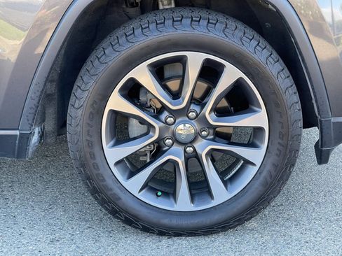 Used 2018 Jeep Grand Cherokee Limited RWD image 37
