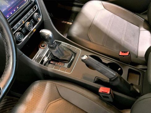 Used 2017 Volkswagen Passat 1.8T R-Line image 17