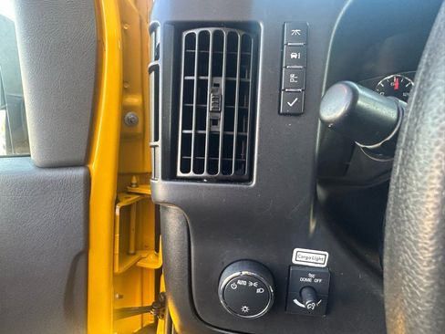 Used 2021 GMC Savana 3500 Extended w/ Power Convenience Package image 11