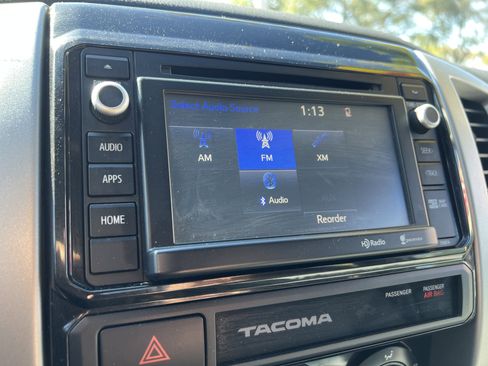 Used 2015 Toyota Tacoma 4x4 Double Cab w/ TRD Off-Road Package image 28