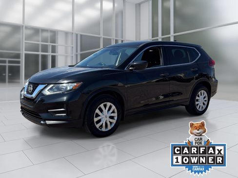 Used 2020 Nissan Rogue S FWD image 2
