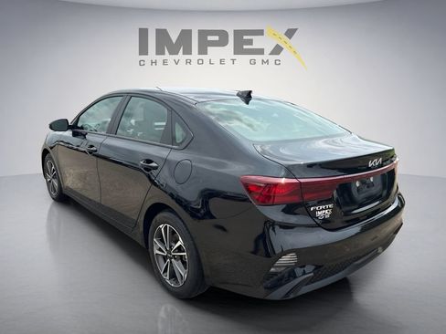 Used 2024 Kia Forte LXS w/ LXS Technology Package FWD image 3