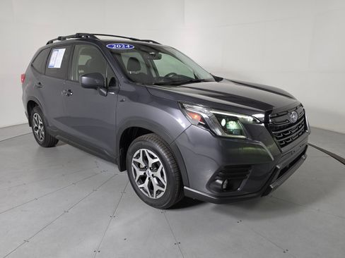 Used 2024 Subaru Forester Premium AWD/4WD image 7
