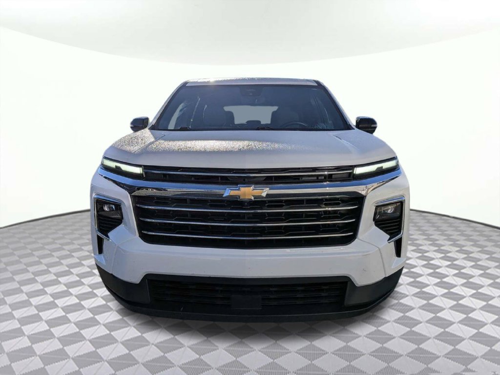 Used 2026 Chevrolet Traverse LT w/ Driver Confidence Package FWD image 8