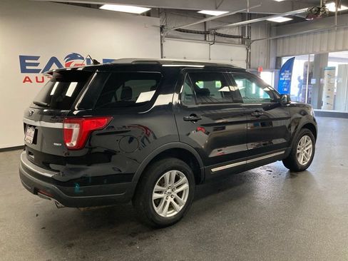 Used 2018 Ford Explorer XLT w/ Equipment Group 201A AWD/4WD image 11
