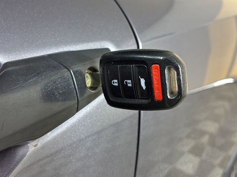 Used 2017 Honda CR-V LX image 16