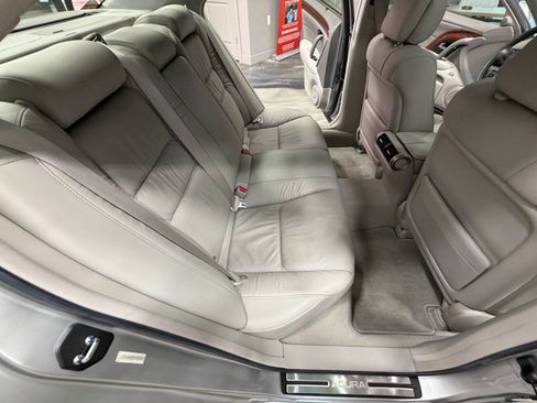 Used 2007 Acura RL w/ Technology Package AWD/4WD image 47