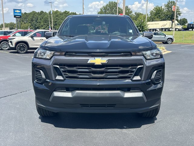 Used 2024 Chevrolet Colorado LT RWD image 3