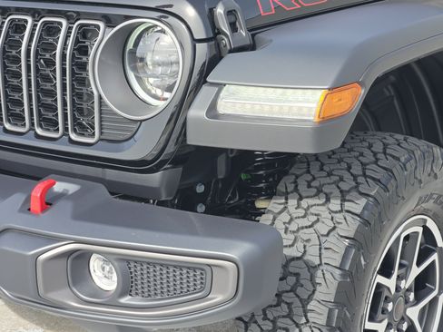 New 2026 Jeep Wrangler Unlimited Rubicon AWD/4WD image 6