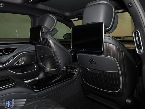 Used 2024 Mercedes-Benz Maybach S 580 4MATIC image 26