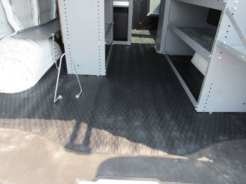 Used 2016 Chevrolet Express 2500 RWD image 22