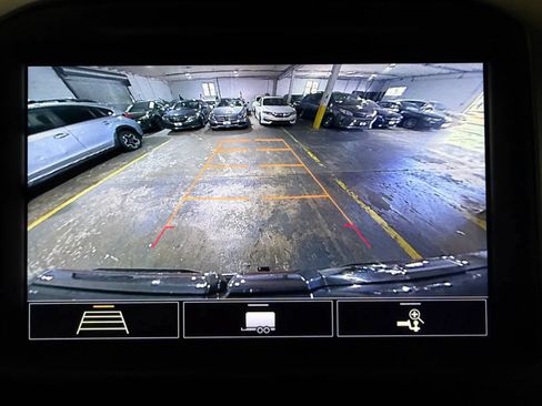 Used 2020 GMC Sierra 1500 SLT w/ SLT Convenience Package AWD/4WD image 16
