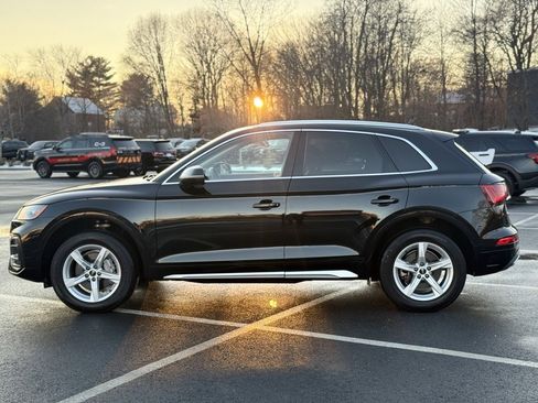 Used 2023 Audi Q5 2.0T Premium w/ Convenience Package image 3
