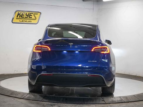 Used 2021 Tesla Model Y Long Range image 3