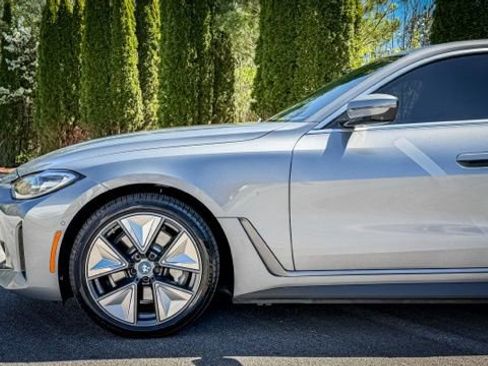 Used 2023 BMW i4 eDrive35 w/ Premium Package image 8