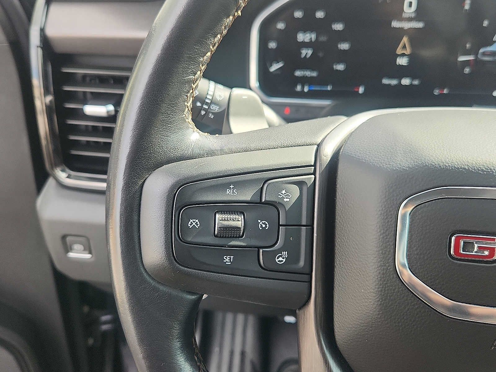 Used 2022 GMC Sierra 1500 AT4 w/ Technology Package AWD/4WD image 36