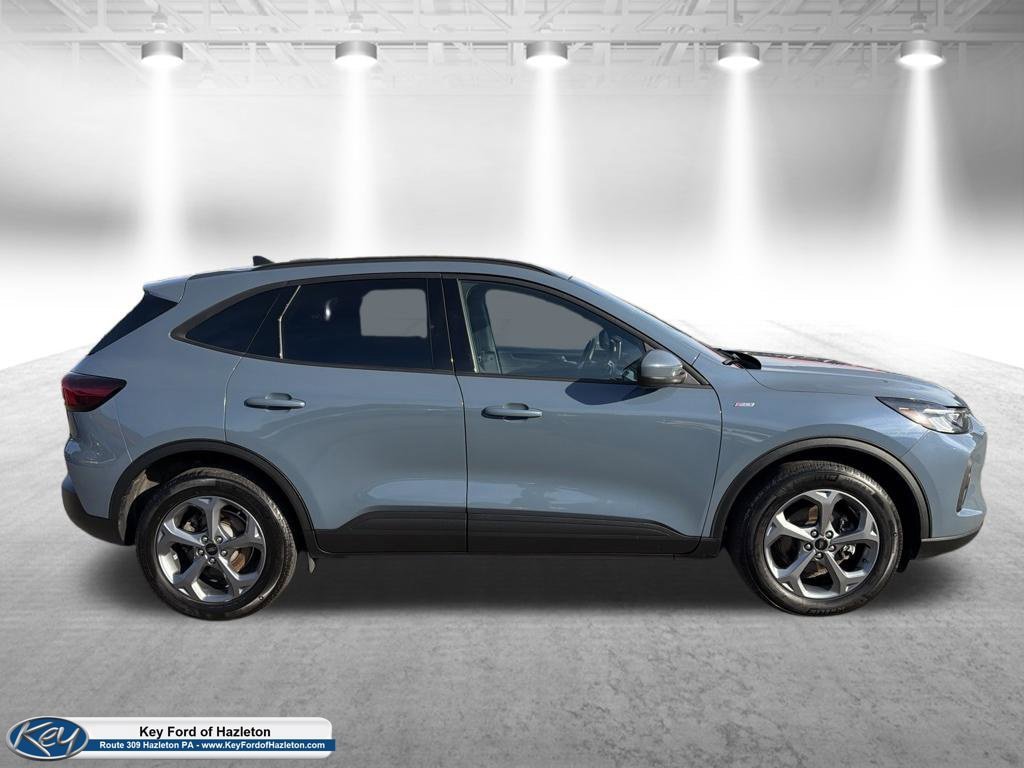Used 2025 Ford Escape ST-Line Select AWD/4WD image 4