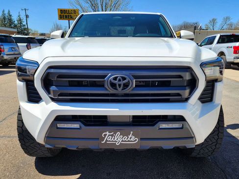 Used 2024 Toyota Tacoma SR5 image 3