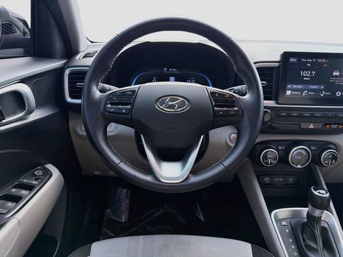Used 2024 Hyundai Venue SEL FWD image 20