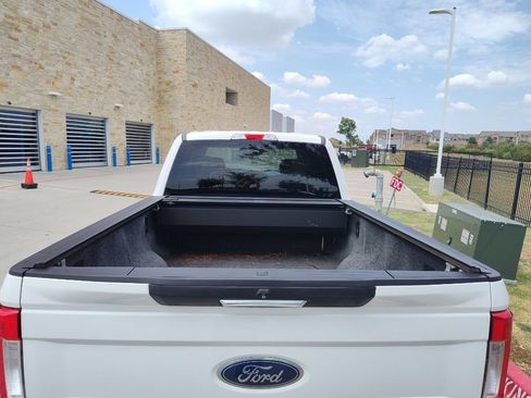 Used 2017 Ford F250 XLT w/ XLT Premium Package RWD image 6