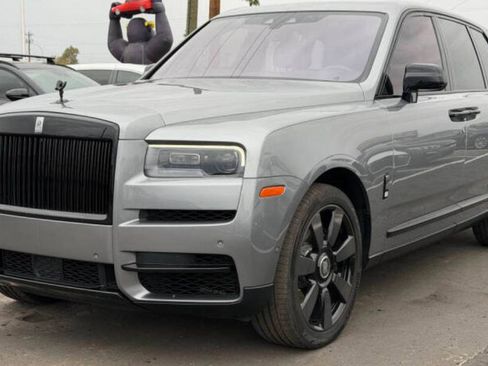 Used 2023 Rolls-Royce Cullinan image 1
