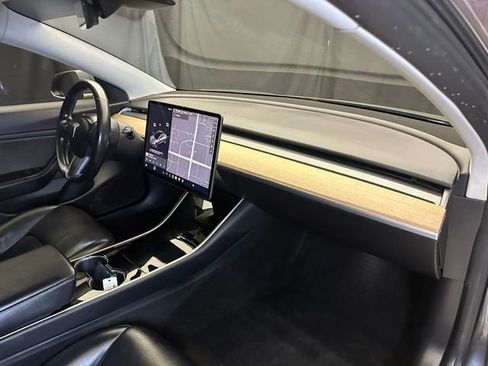 Used 2018 Tesla Model 3 Long Range RWD image 17