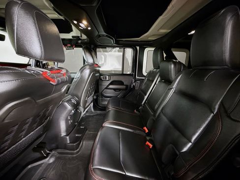 Used 2019 Jeep Wrangler Unlimited Rubicon w/ Uconnect 4C Nav & Sound Group AWD/4WD image 26