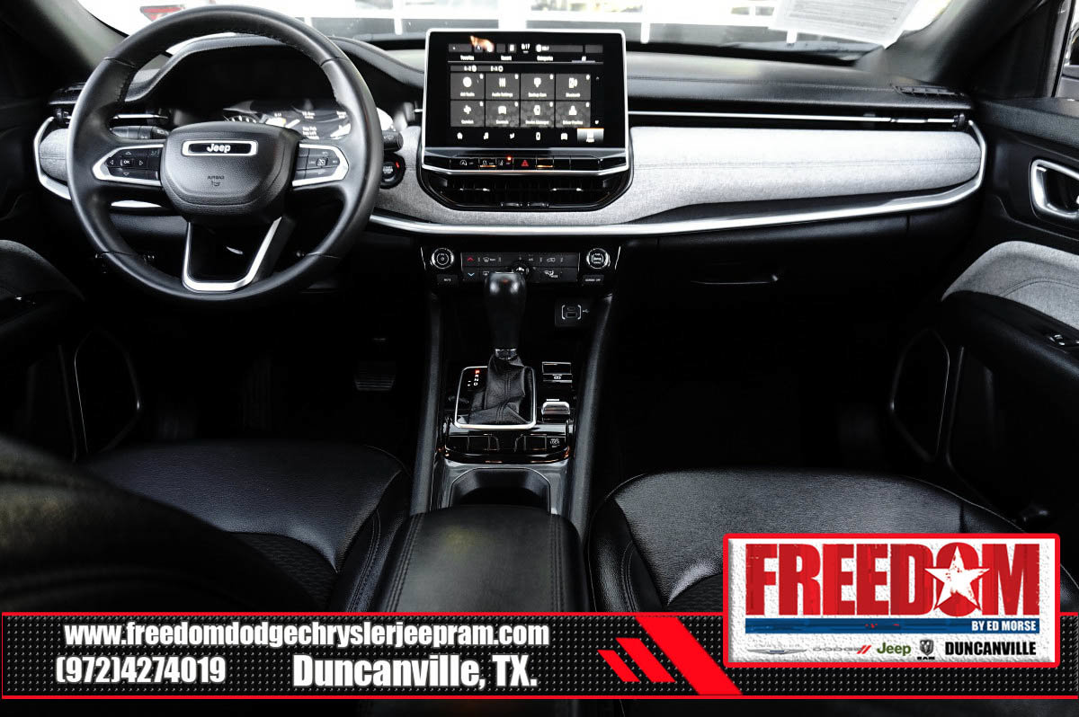 Used 2024 Jeep Compass Latitude AWD/4WD image 11