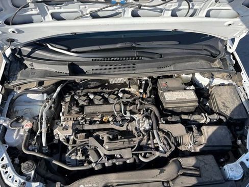 Used 2024 Toyota Corolla SE image 30