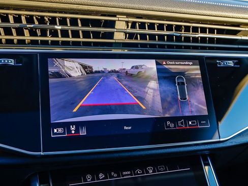 Used 2023 Audi Q8 Prestige w/ Prestige Package image 25