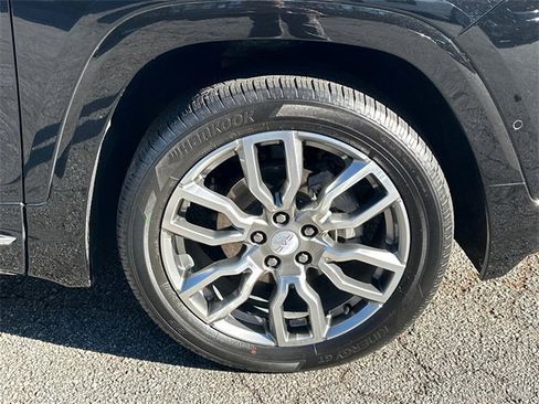 Used 2024 GMC Terrain Denali w/ Denali Premium Package image 12