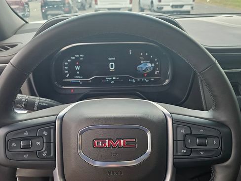 Used 2024 GMC Yukon SLT w/ SLT Premium Package AWD/4WD image 14