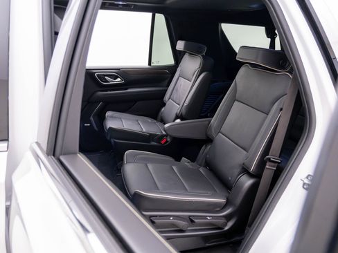 Used 2023 Chevrolet Tahoe Premier AWD/4WD image 17