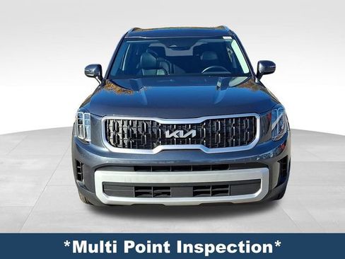 Used 2024 Kia Telluride EX w/ EX Captain's Chair Package image 3