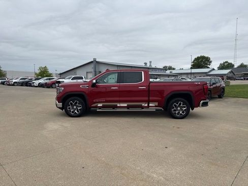 Used 2023 GMC Sierra 1500 SLT w/ SLT Premium Package AWD/4WD image 4