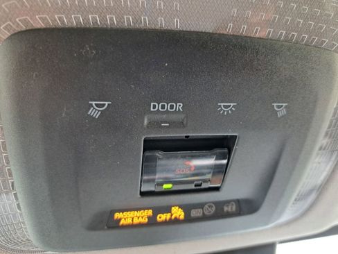 Used 2025 Toyota Prius Limited w/ Limited Premium Package FWD image 15