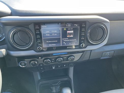 Used 2023 Toyota Tacoma TRD Sport image 18